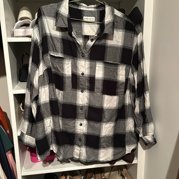 Black and white plaid flannel shirt - Picture 1 of 2